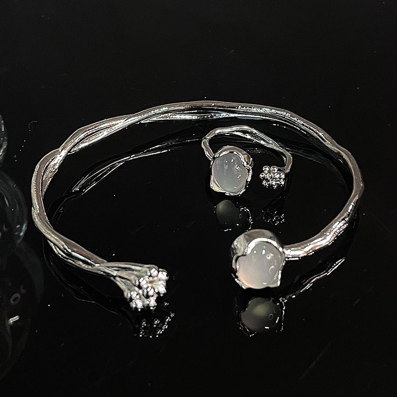Flower Bud Moonstone Special-interest Design French Gemstone Ring For Women - Image 3