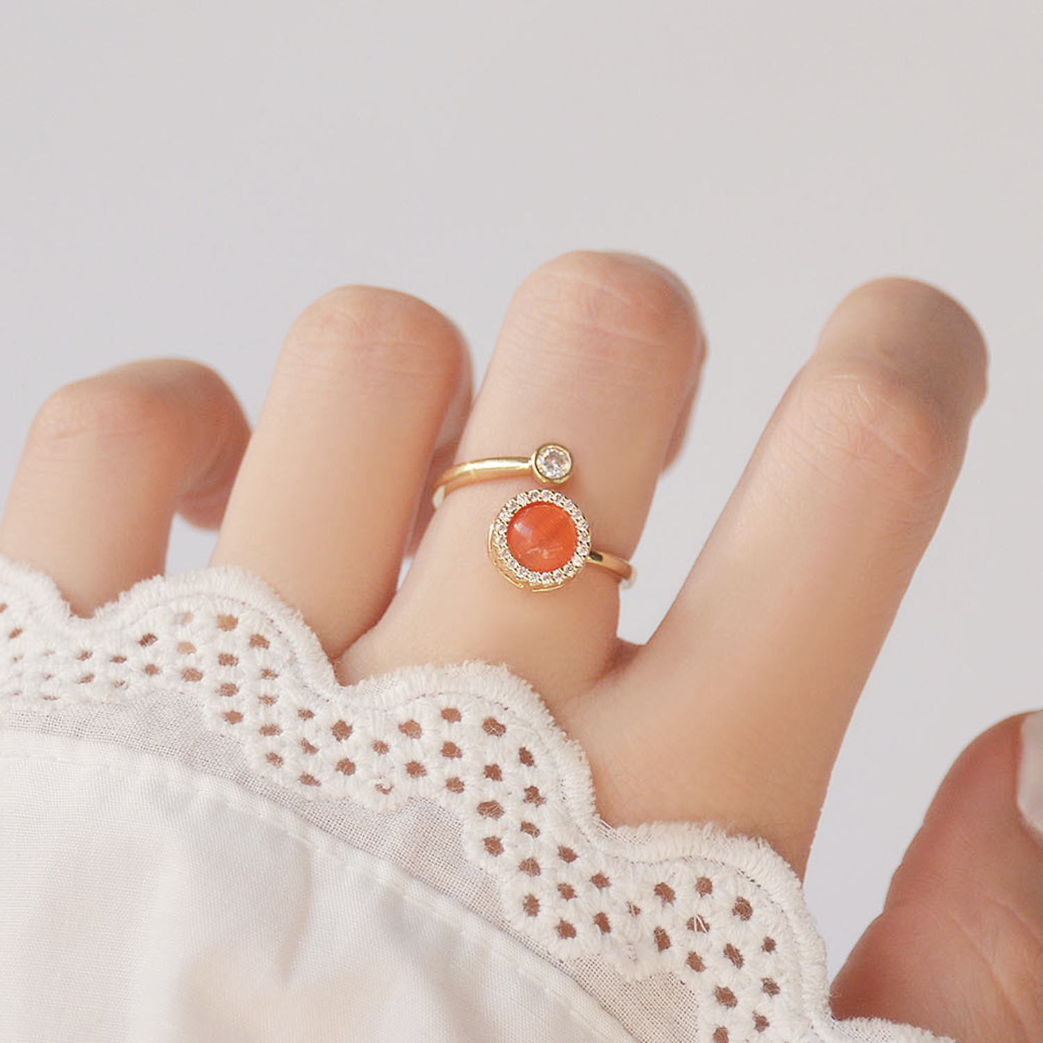Female Fashion Cat's Eye Moonstone Rotatable Ring - Image 9