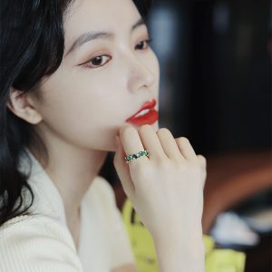 Minimalist Emerald Gemstone Index Ring