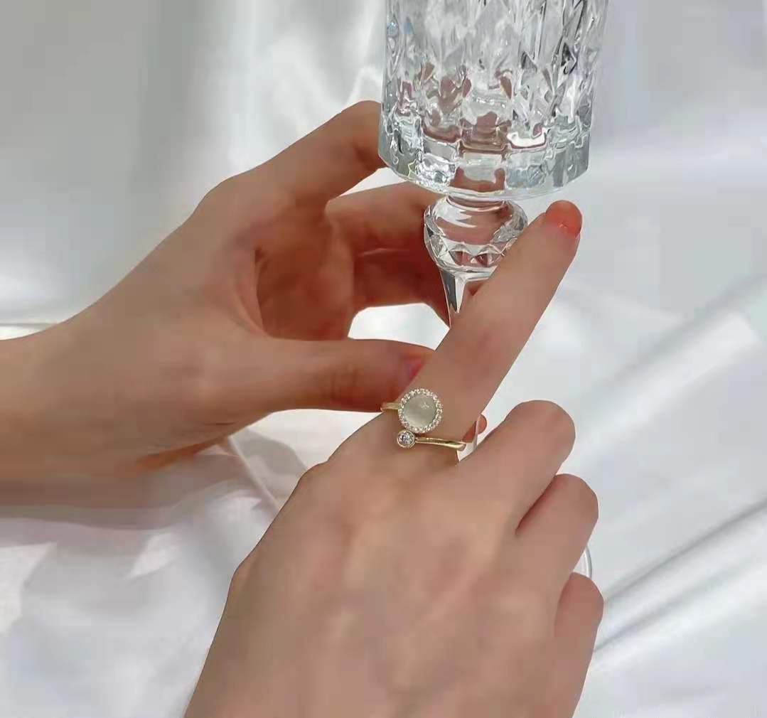 Female Fashion Cat's Eye Moonstone Rotatable Ring - Image 7