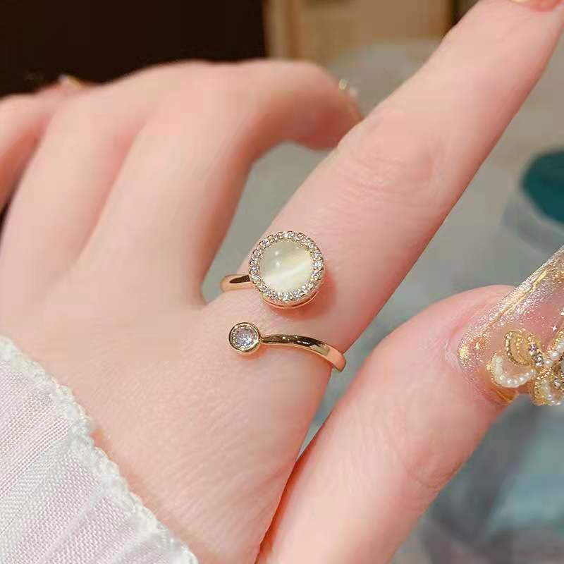 Female Fashion Cat's Eye Moonstone Rotatable Ring - Image 10