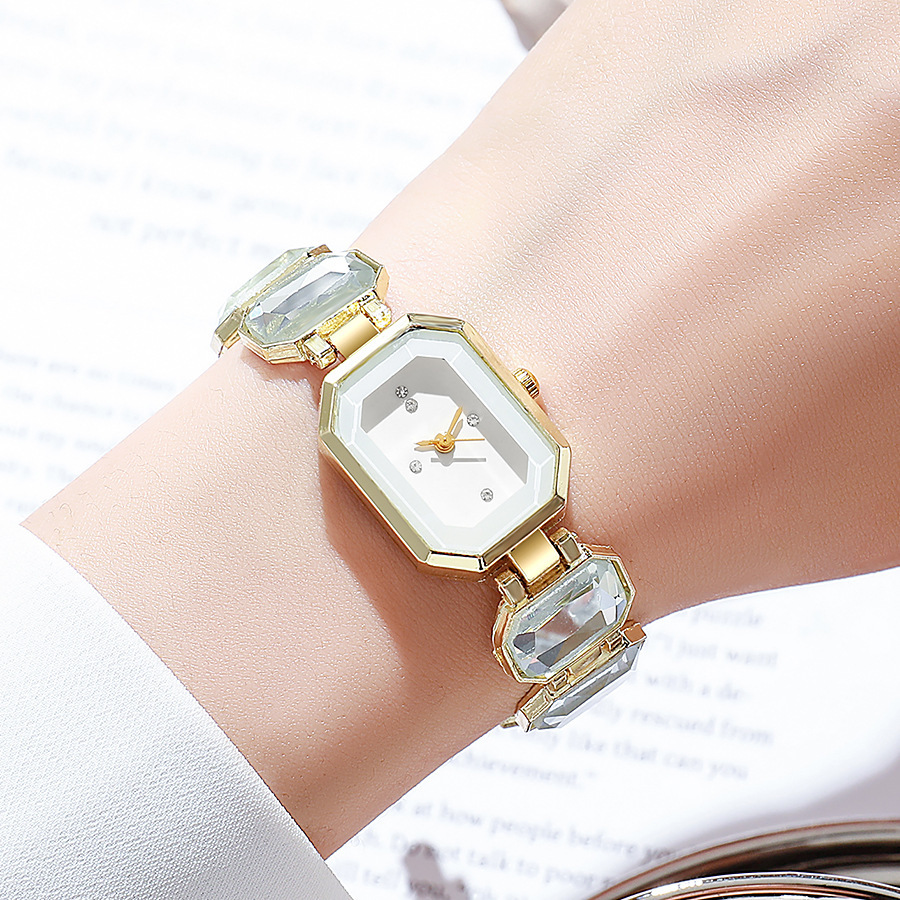 Stone Color Emerald Niche High-grade Affordable Luxury Bracelet - Image 4