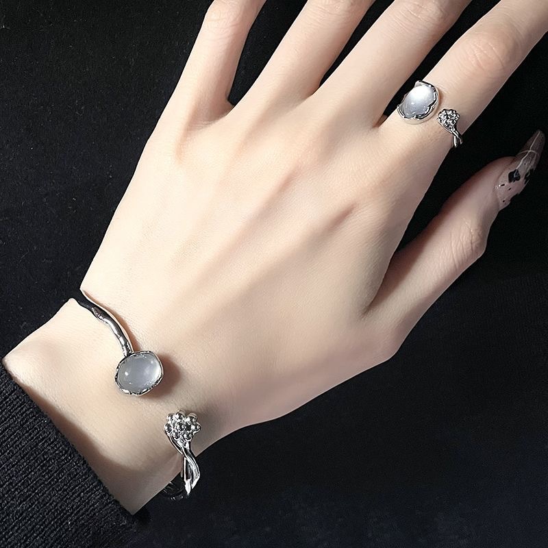 Flower Bud Moonstone Special-interest Design French Gemstone Ring For Women - Image 2
