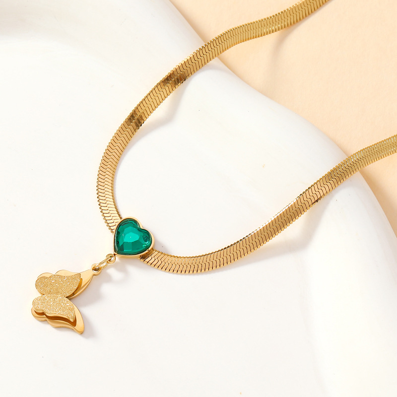 Titanium Steel Necklace Women's Retro Love Emerald
